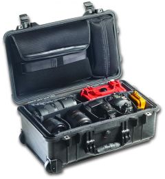 Peli case 1510 met klittenbandvakverdeling en laptophoes dekselinterieur